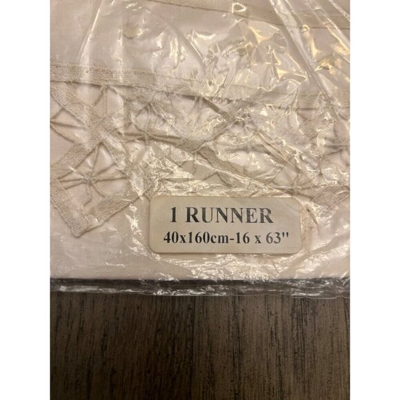 Orem Handmade Lace Table Runner Trellis Design 16x63" Cream 100% Cotton - Picture 2 of 5